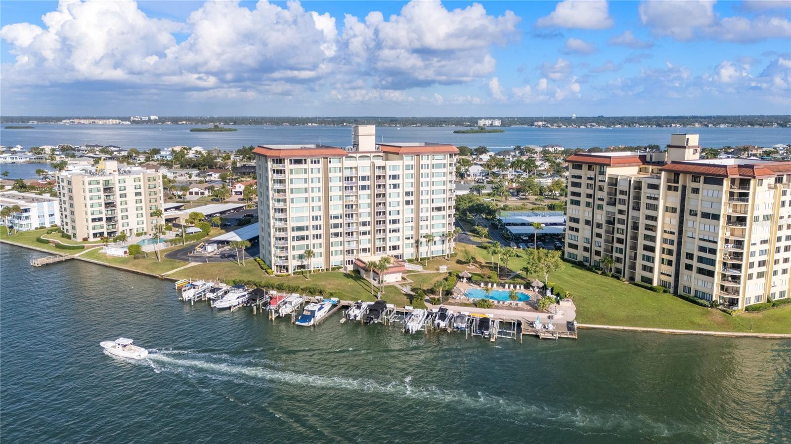 Listing photo id 59 for 736 Island Way 406