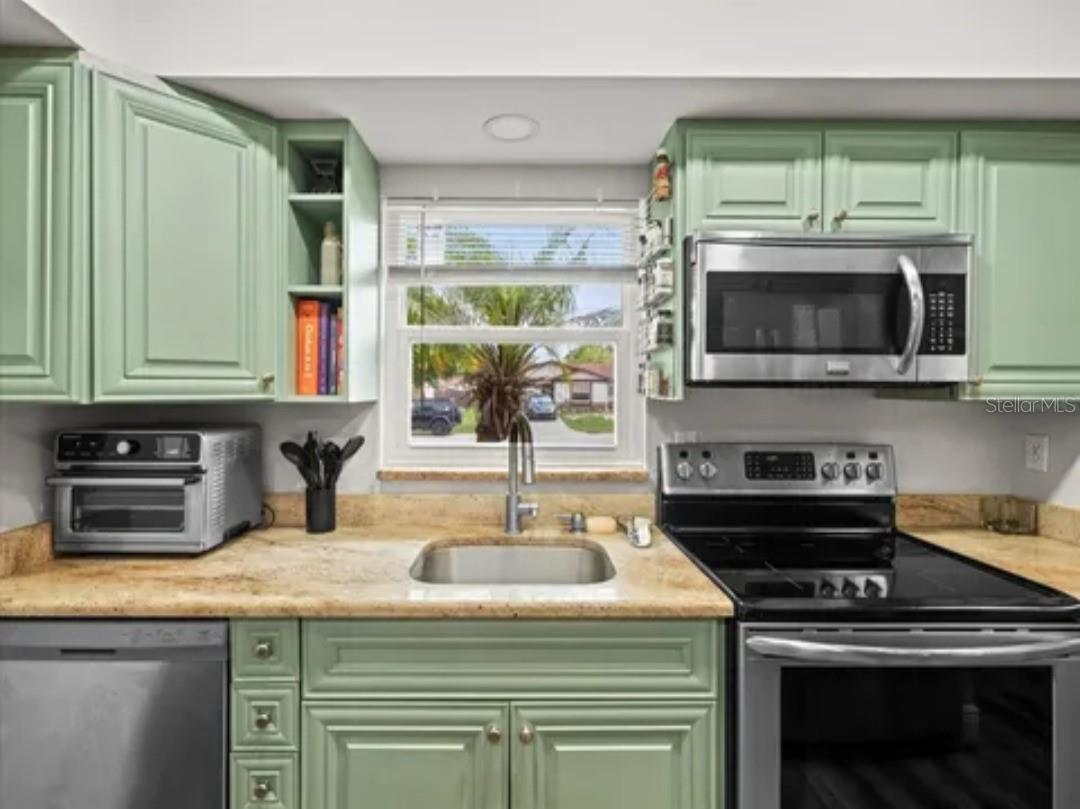 Image 2 of 6 For 5112 Letitia Court