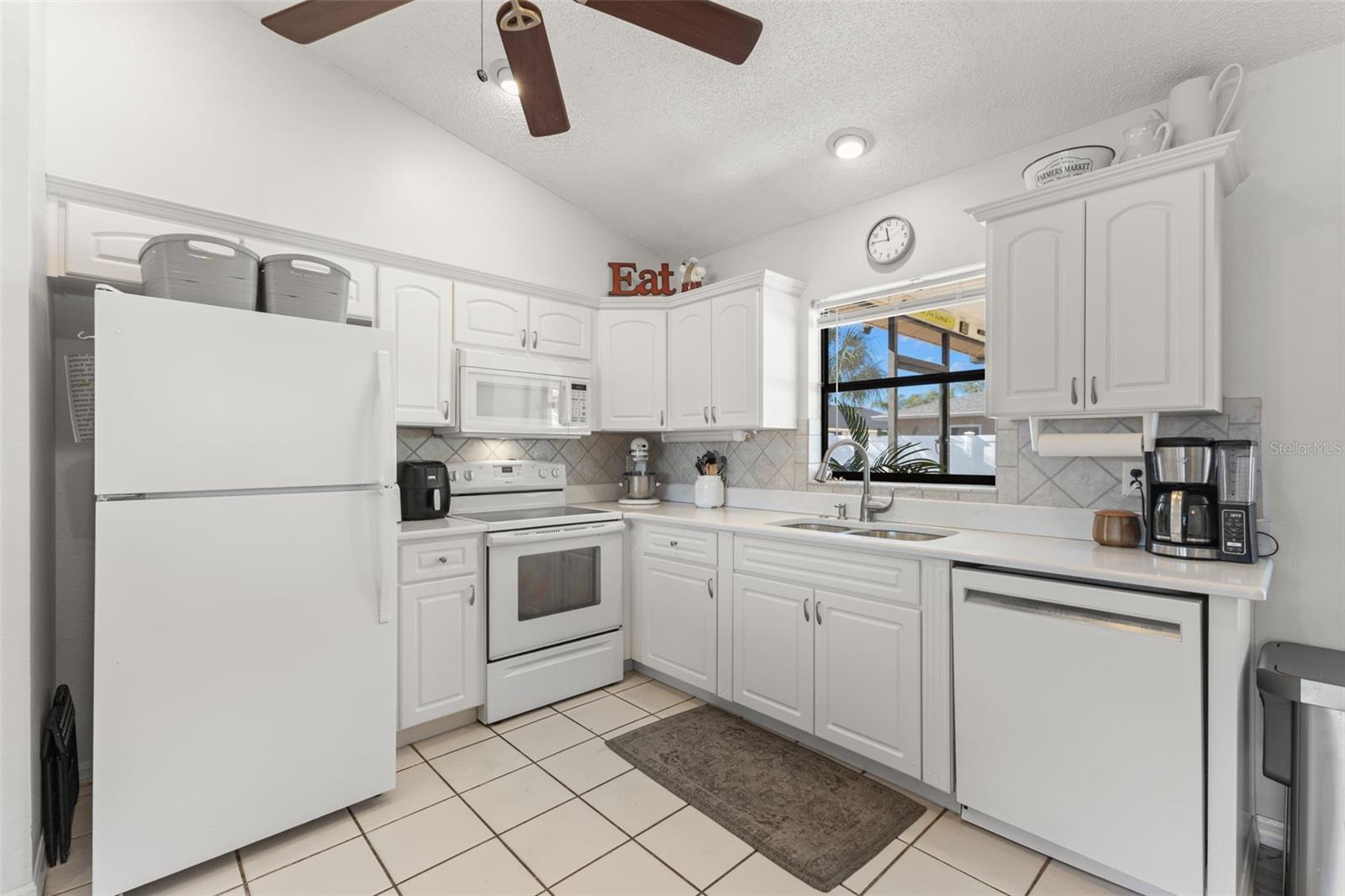 Image 9 of 27 For 8804 Napa Loop