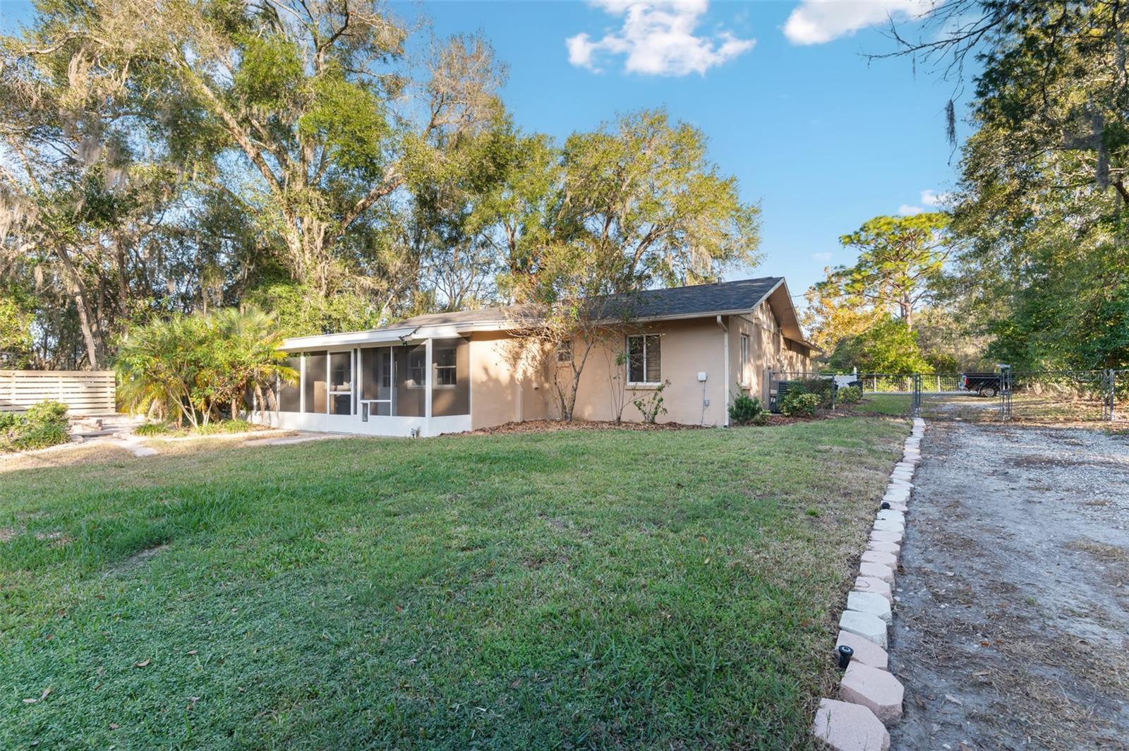 Listing photo id 37 for 10620 Fawn Drive