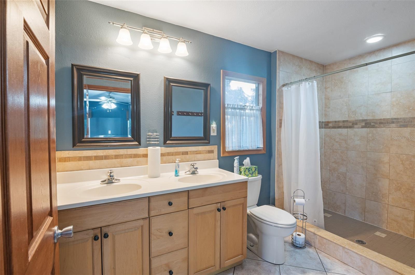 Listing photo id 5 for 10620 Fawn Drive