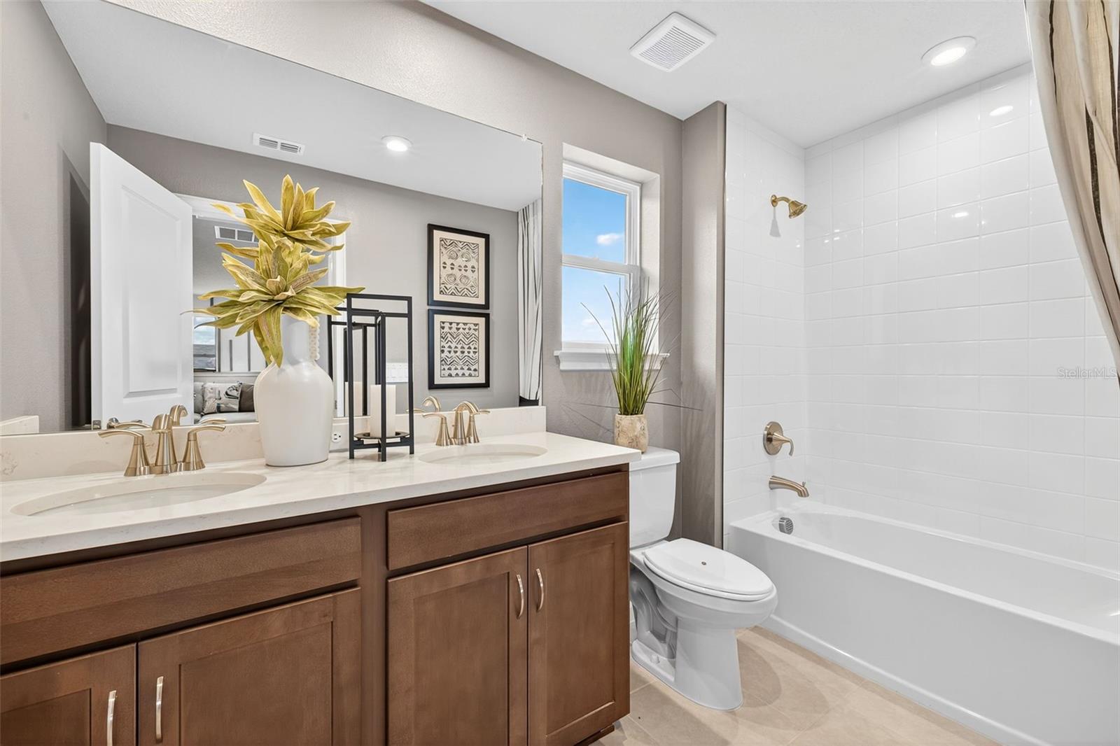 Image 22 of 25 For 1804 Soaring Vida Street