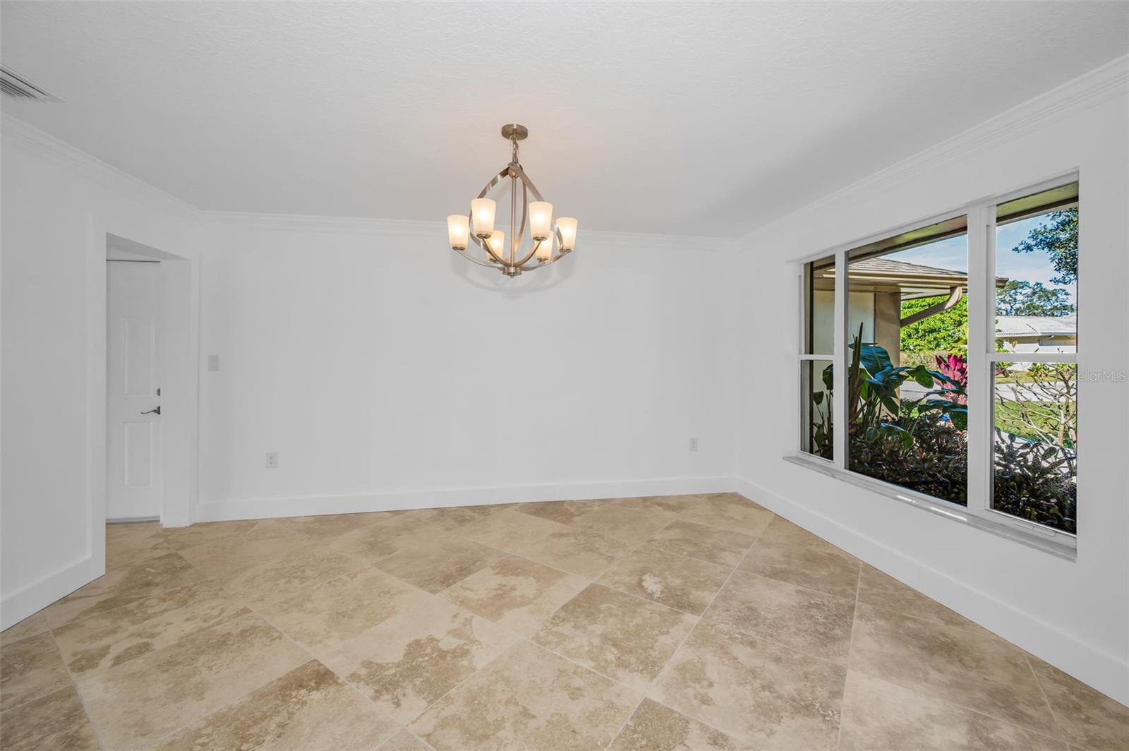 Image 15 of 41 For 2391 Roberta Lane