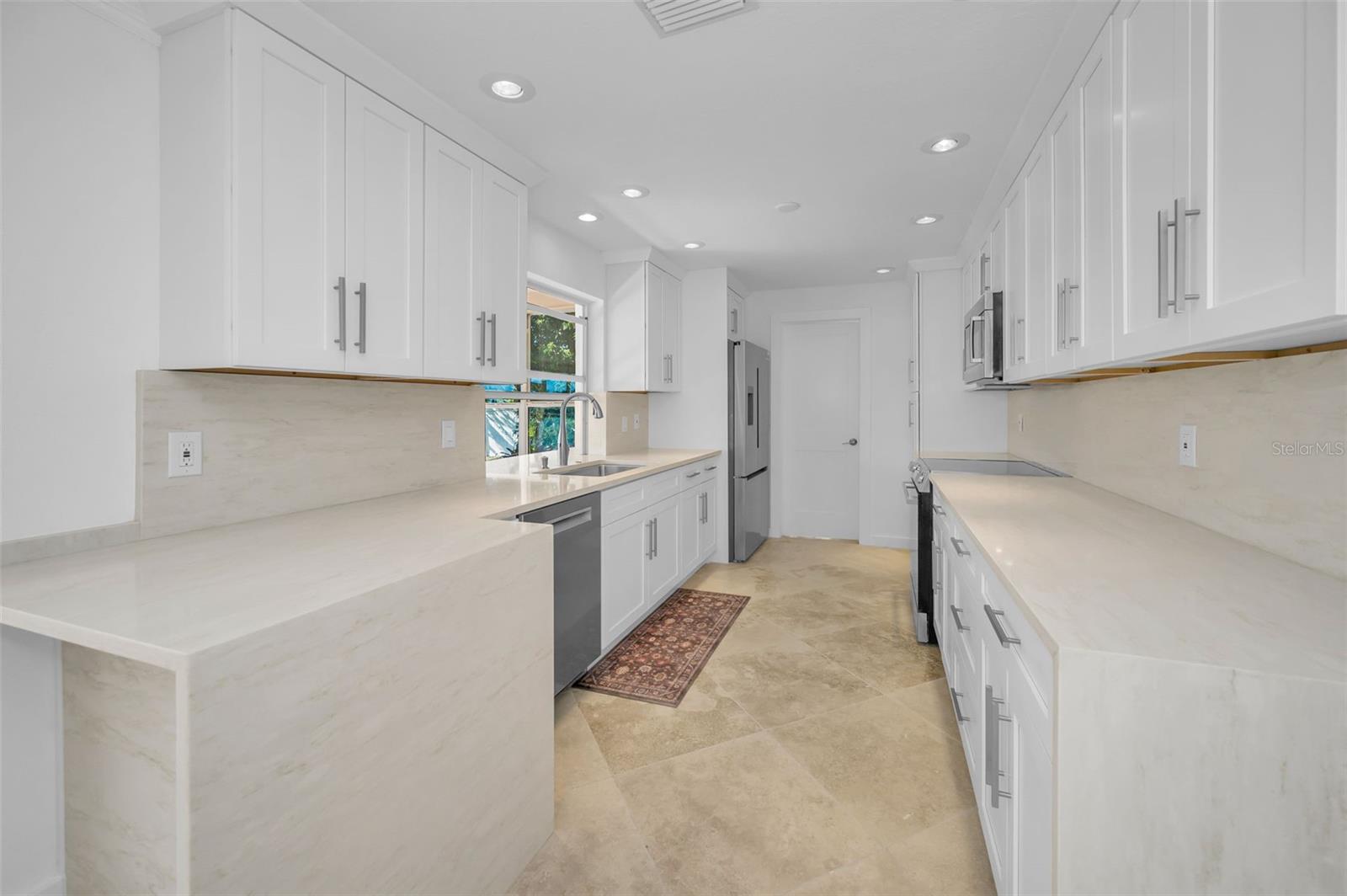 Image 17 of 41 For 2391 Roberta Lane