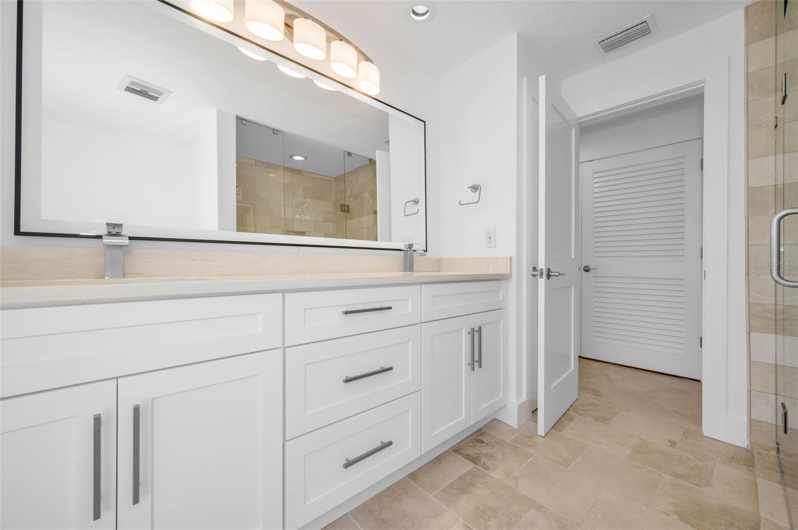 Image 22 of 41 For 2391 Roberta Lane