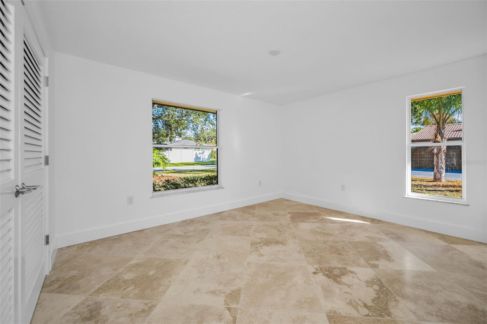 Image 23 of 41 For 2391 Roberta Lane