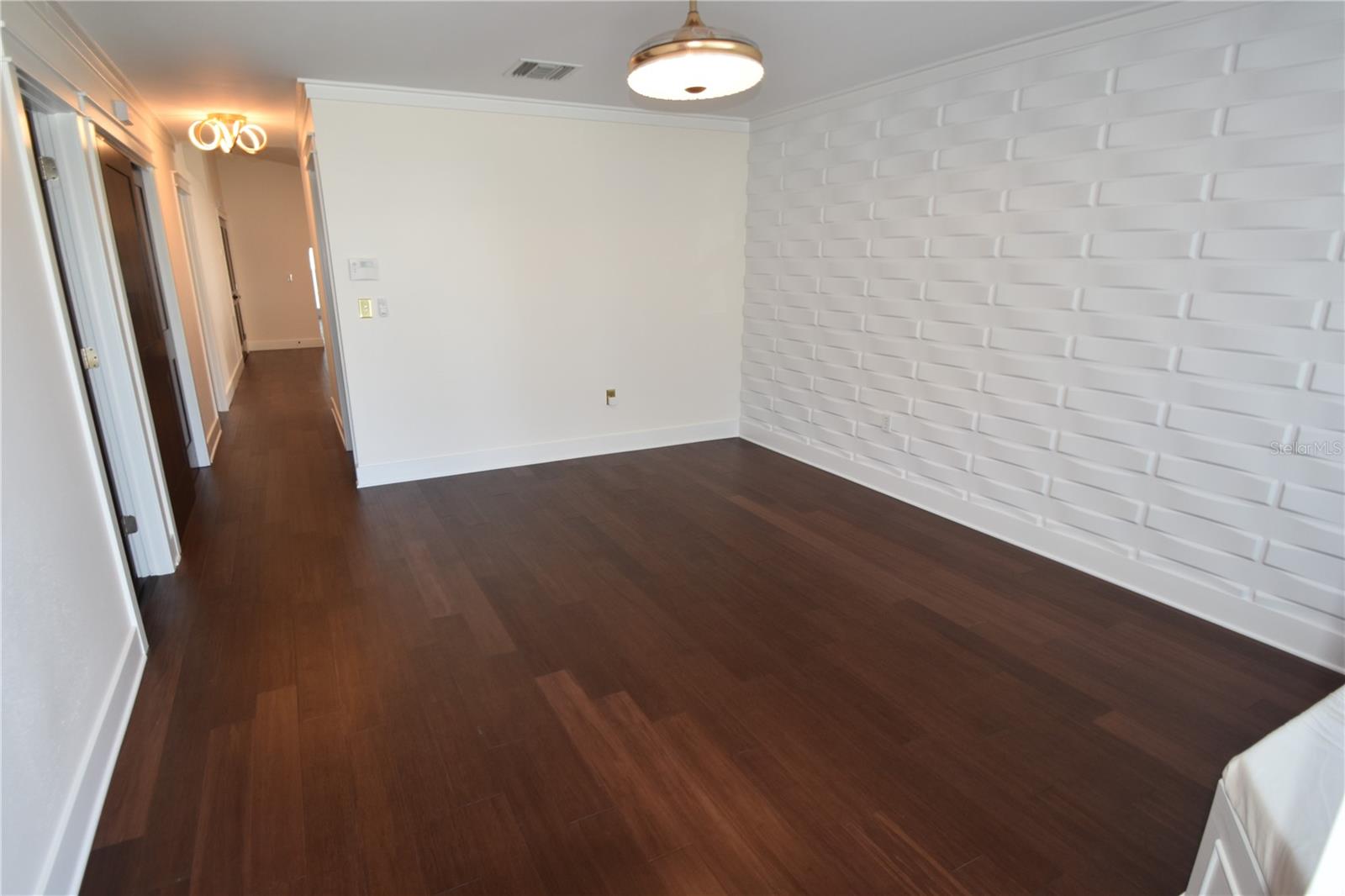 Image 11 of 53 For 2918 10th Street N