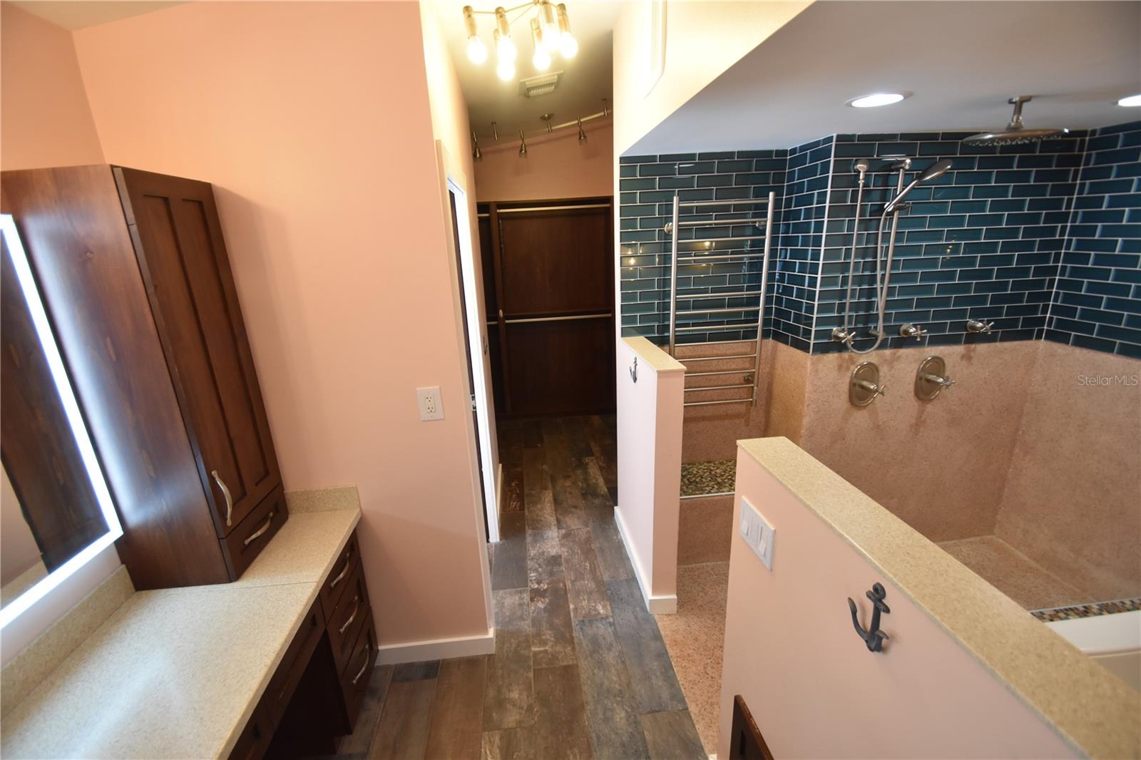 Image 21 of 53 For 2918 10th Street N