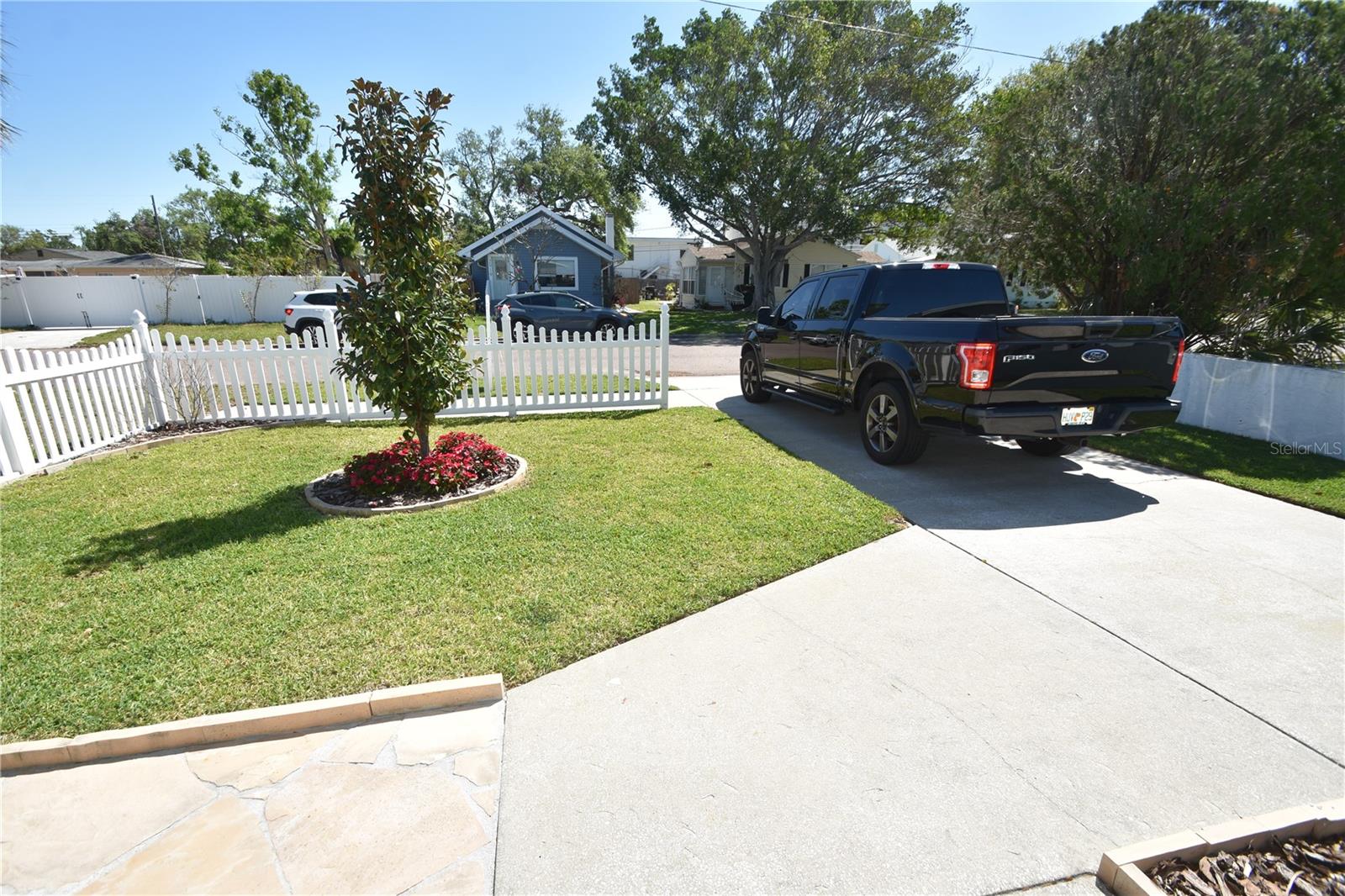 Image 6 of 53 For 2918 10th Street N