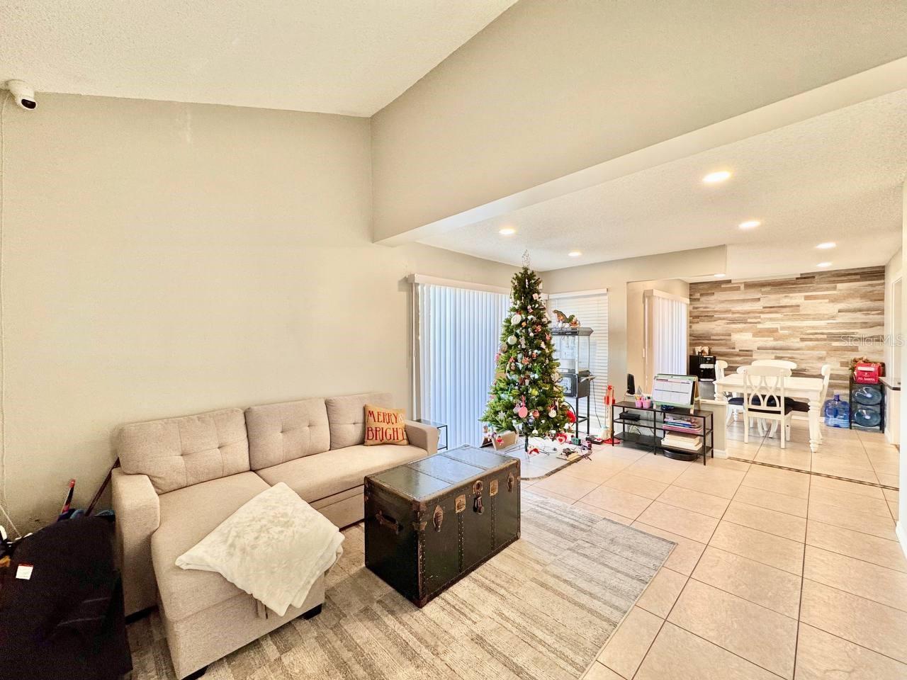 Image 13 of 26 For 6345 Newtown Circle 45a1