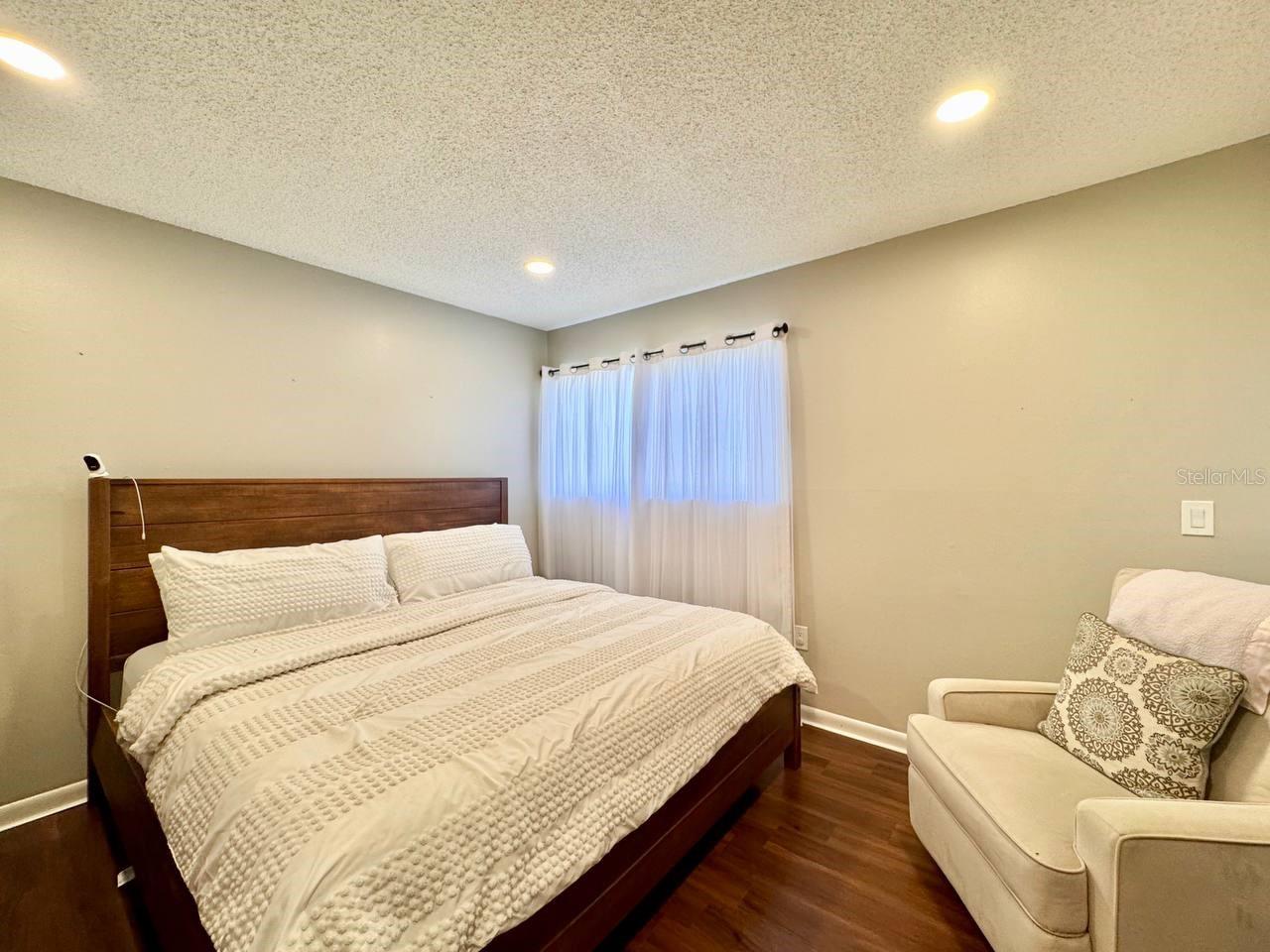 Image 19 of 26 For 6345 Newtown Circle 45a1