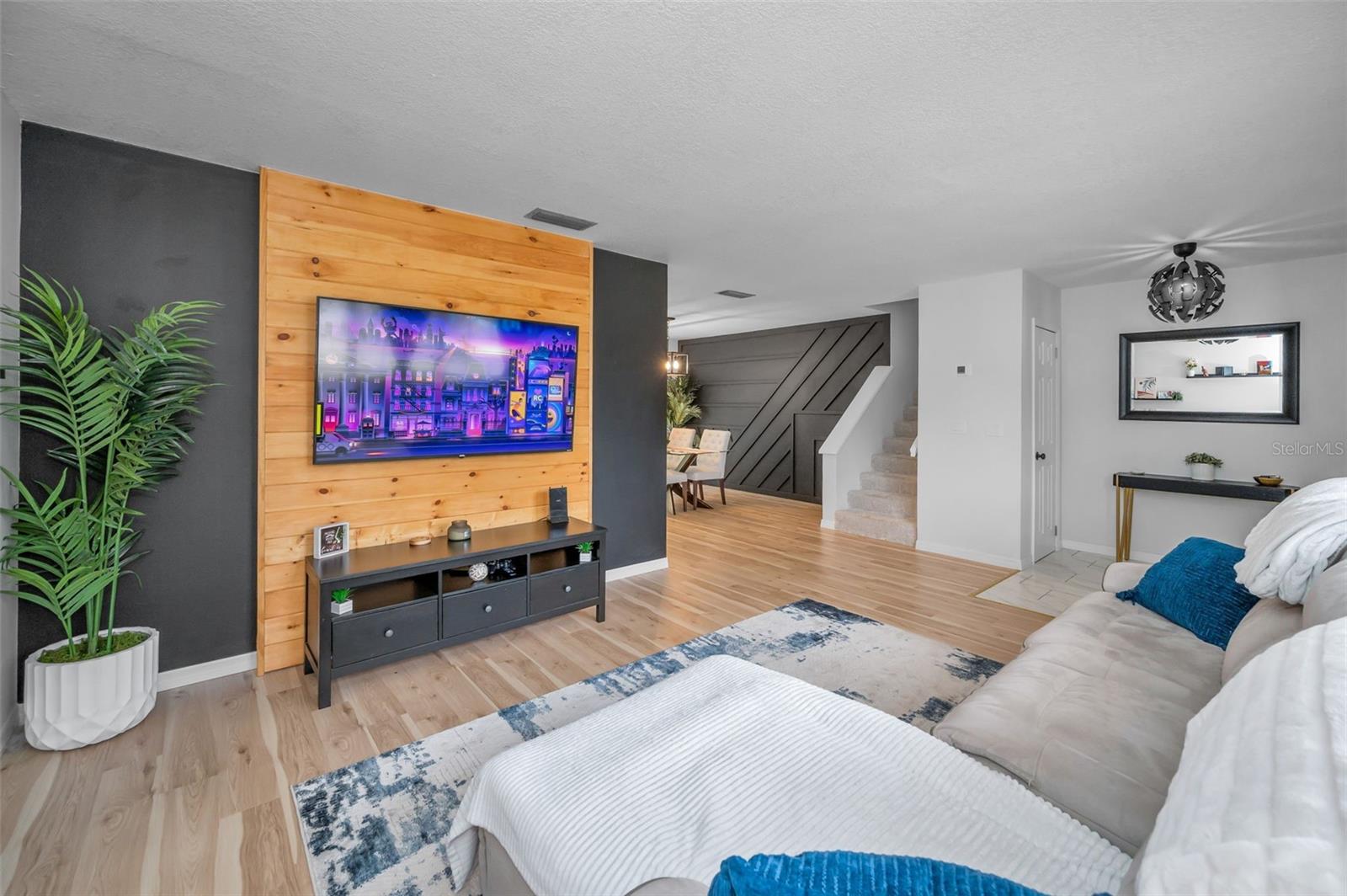 Image 6 of 65 For 613 Valley Hill Drive