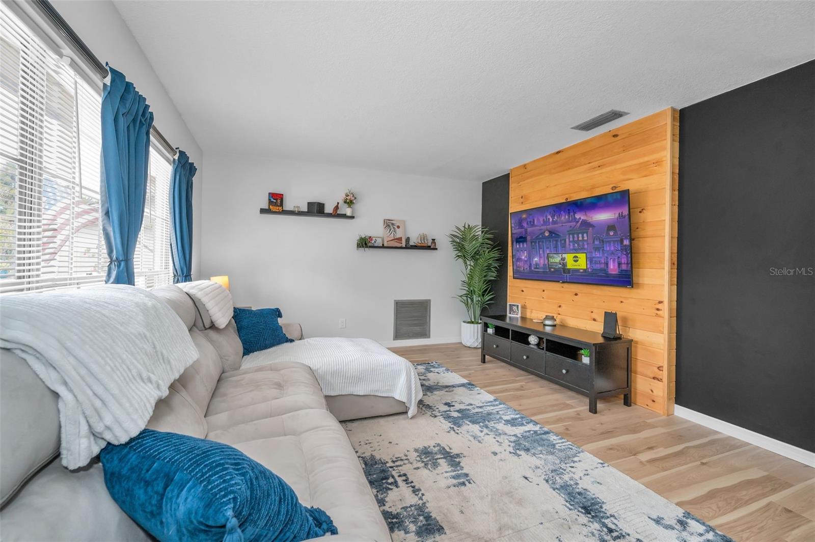 Image 9 of 65 For 613 Valley Hill Drive