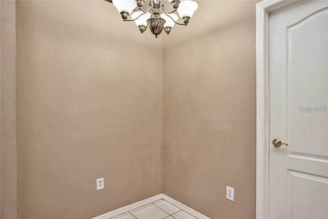 Listing photo id 8 for 8816 Sea Island Way