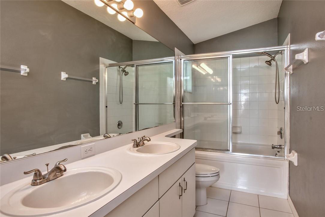 Listing photo id 11 for 8816 Sea Island Way