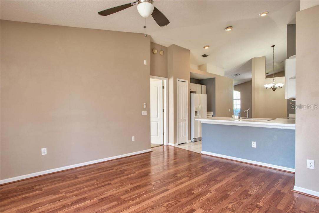 Listing photo id 3 for 8816 Sea Island Way