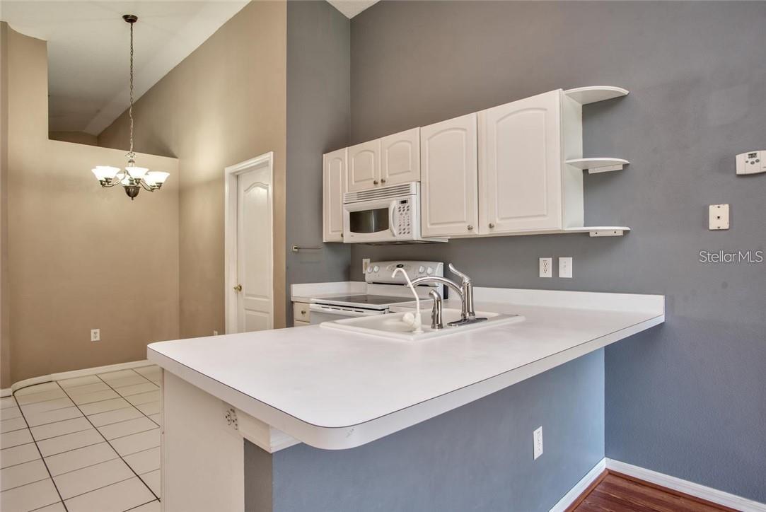 Listing photo id 7 for 8816 Sea Island Way