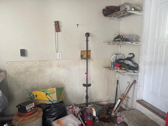 Listing photo id 13 for 2950 64th Avenue N