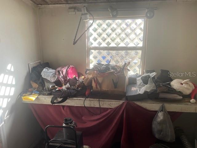 Listing photo id 5 for 2950 64th Avenue N