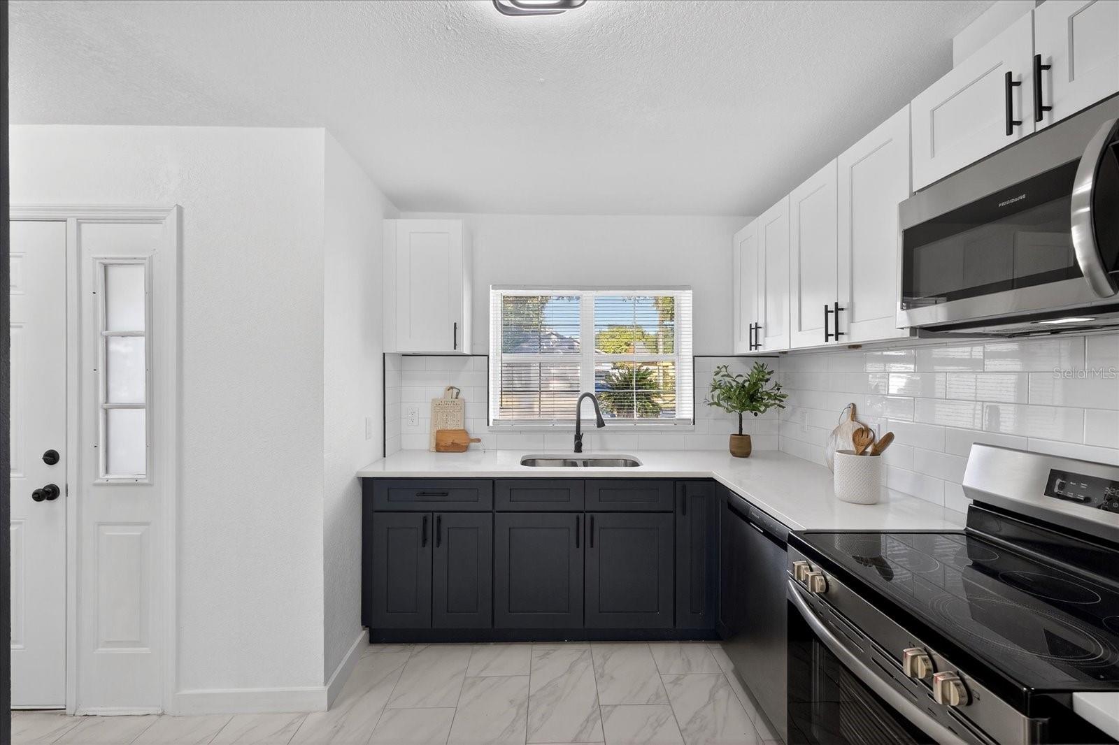 Image 14 of 33 For 7819 Chaperon Court