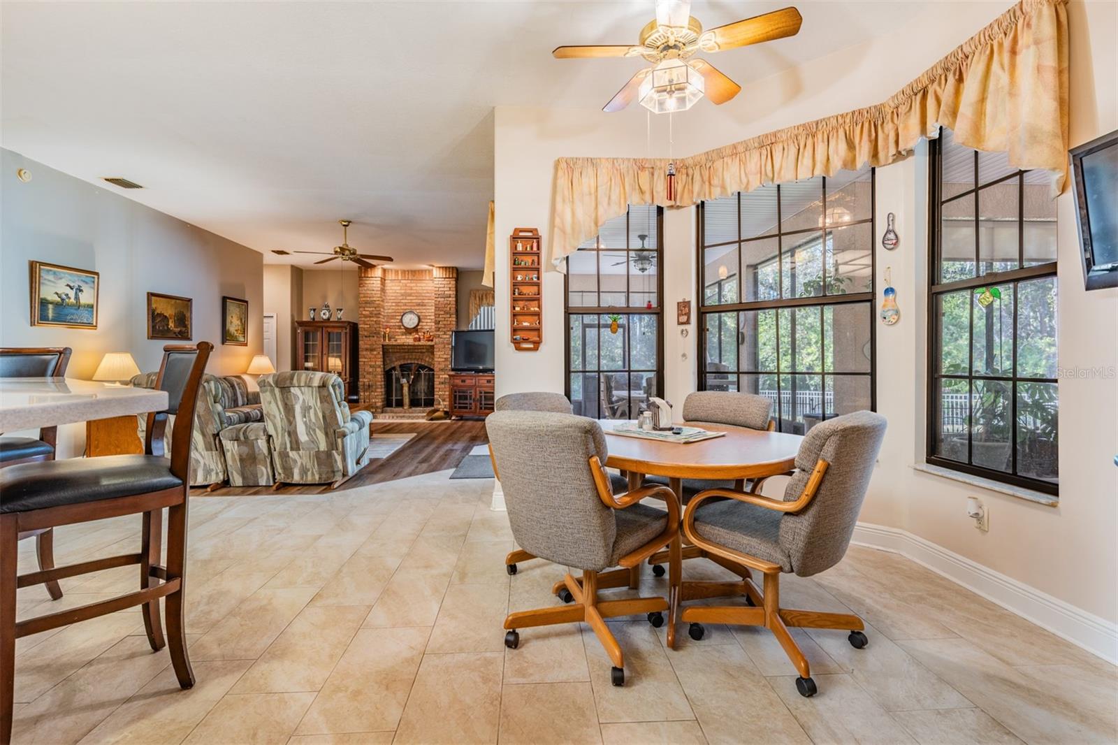 Image 16 of 45 For 1925 Schaer Way