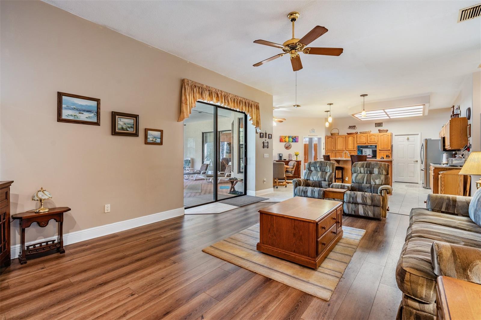 Image 18 of 45 For 1925 Schaer Way