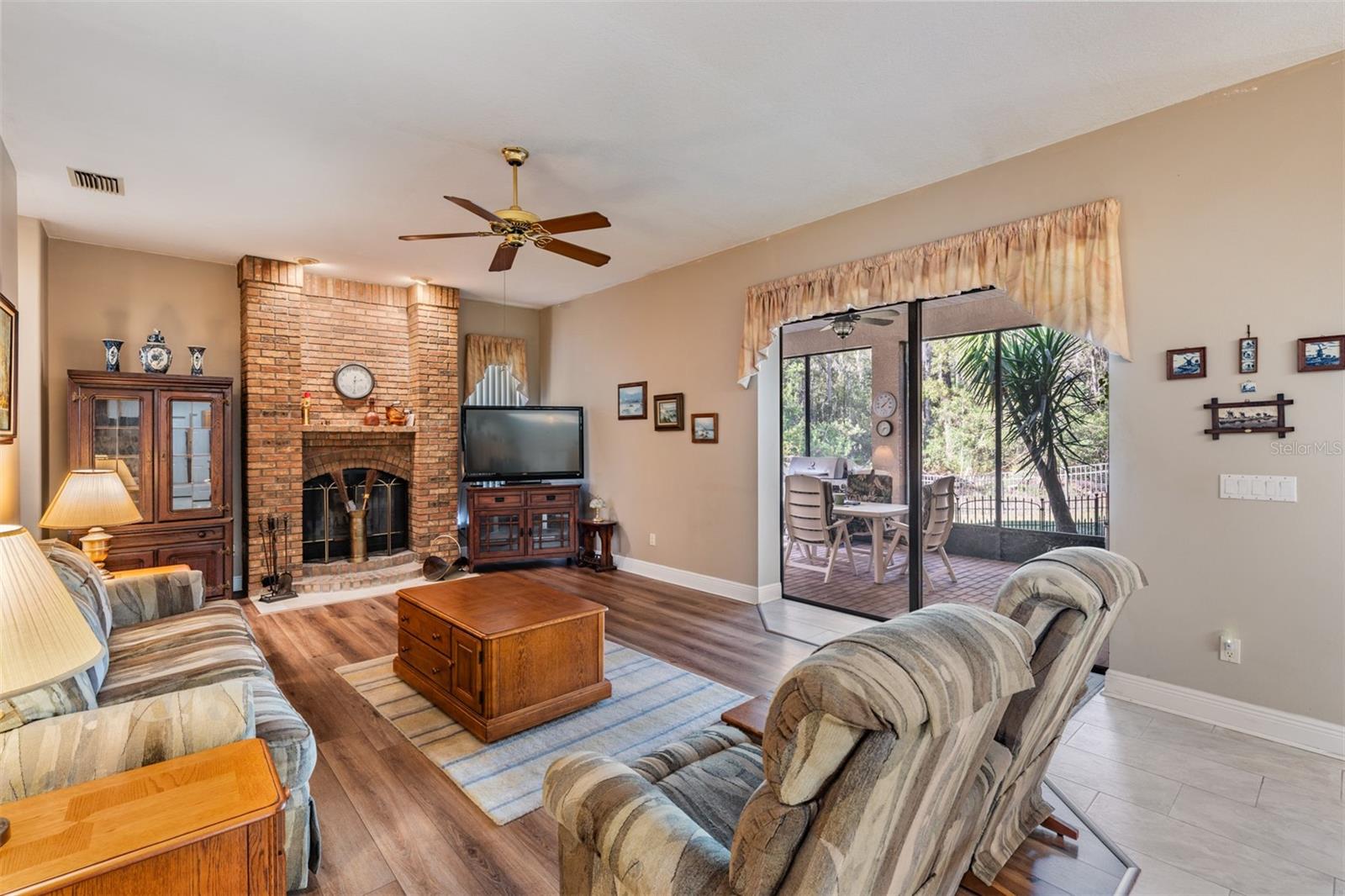 Image 19 of 45 For 1925 Schaer Way