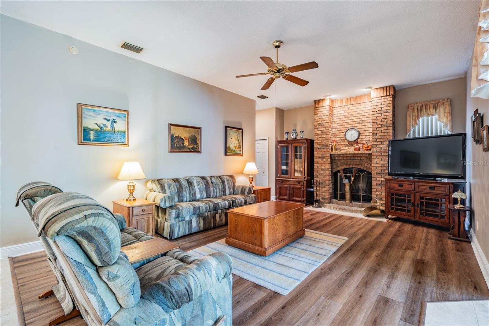 Image 20 of 45 For 1925 Schaer Way