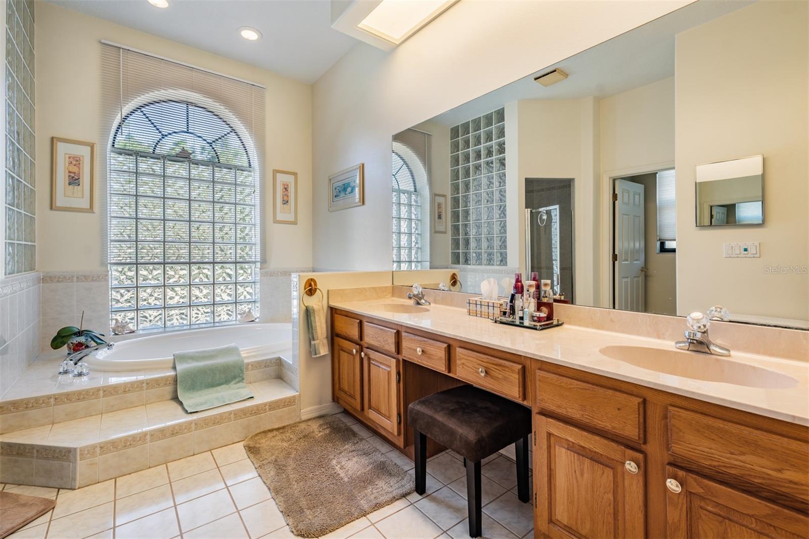 Image 23 of 45 For 1925 Schaer Way