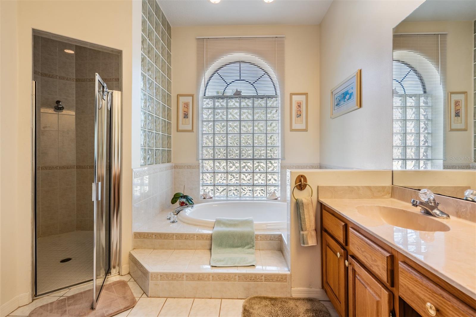 Image 24 of 45 For 1925 Schaer Way