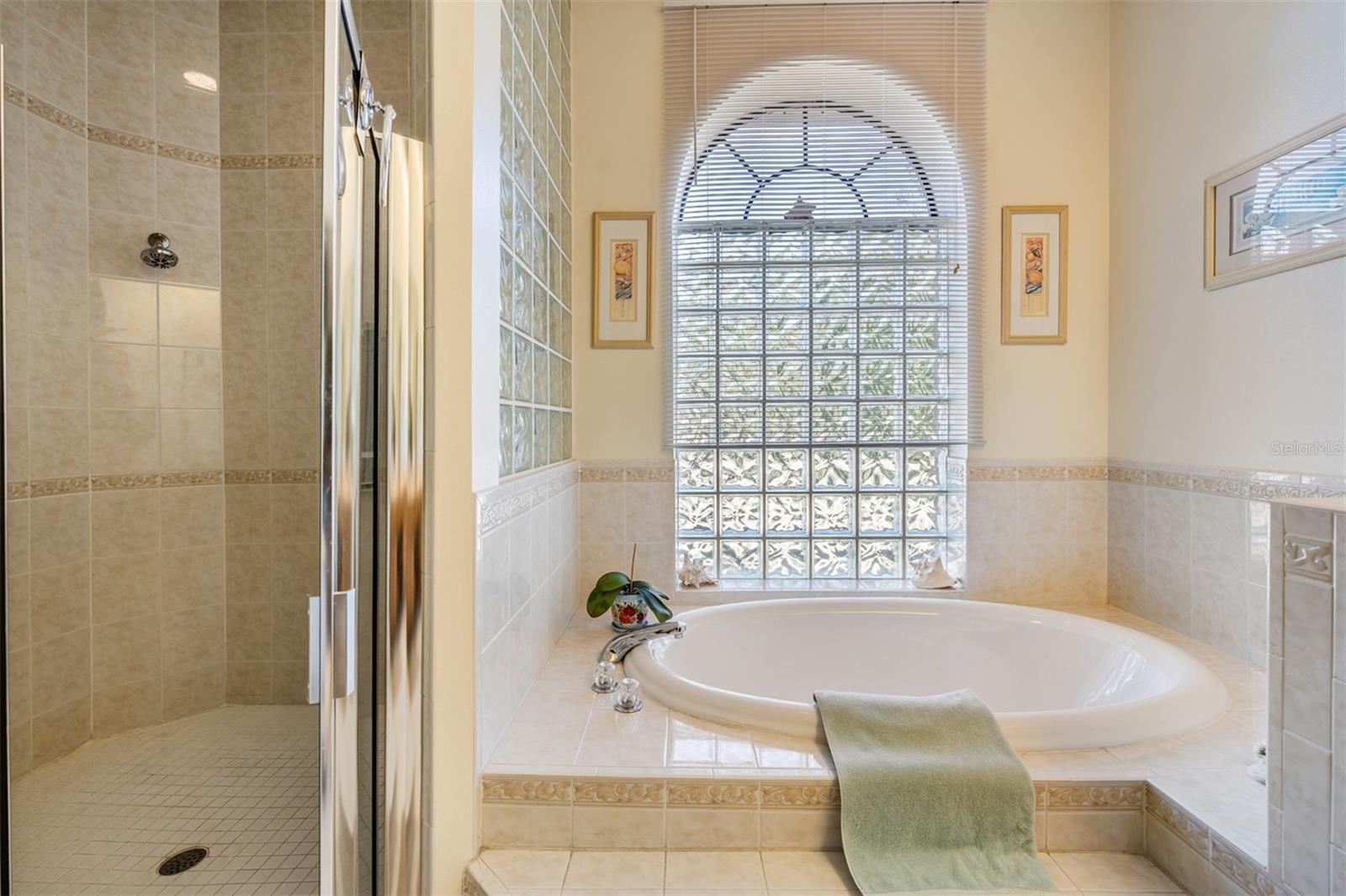 Image 25 of 45 For 1925 Schaer Way