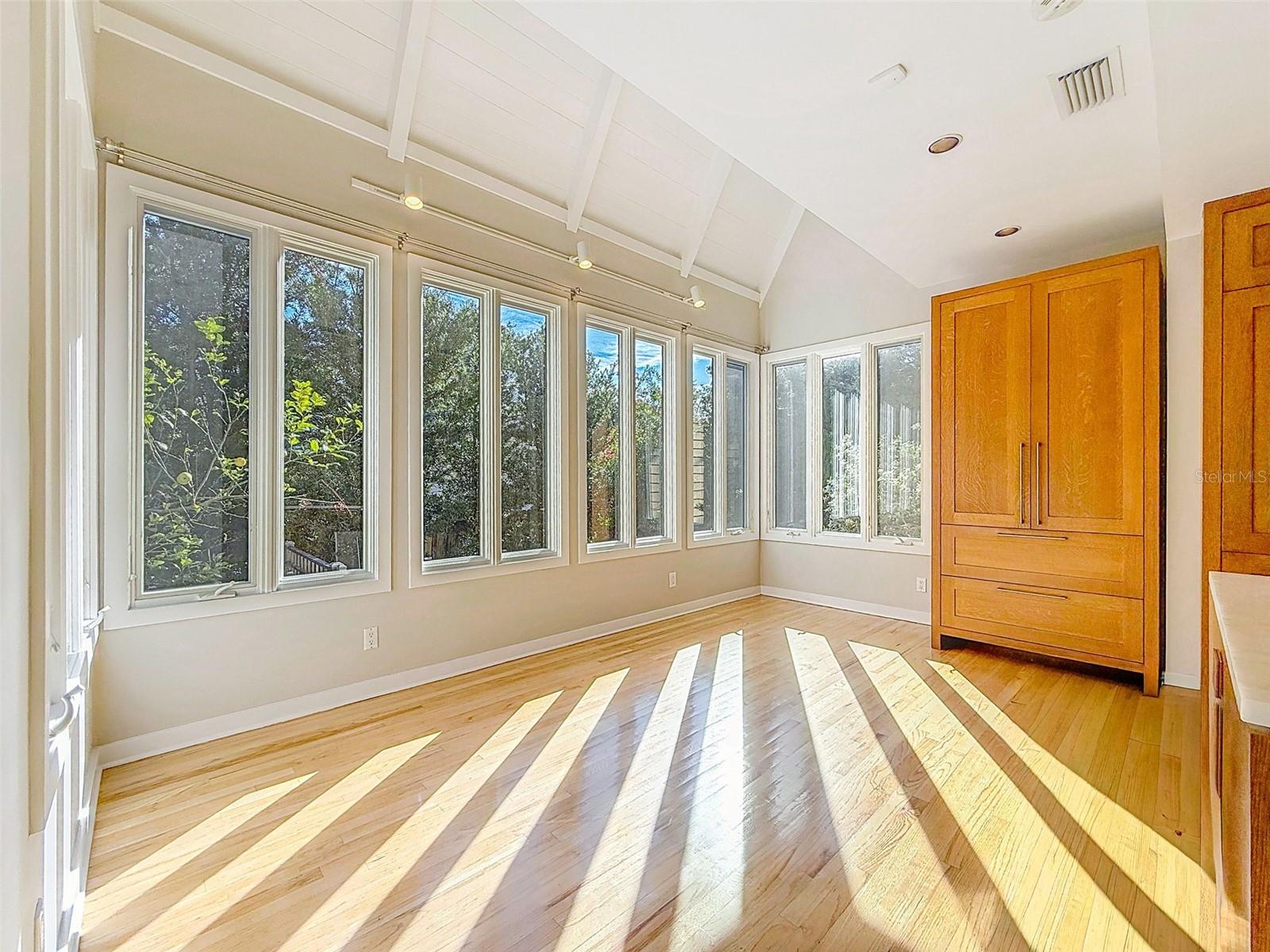 Image 20 of 80 For 1351 Willow Brook Drive