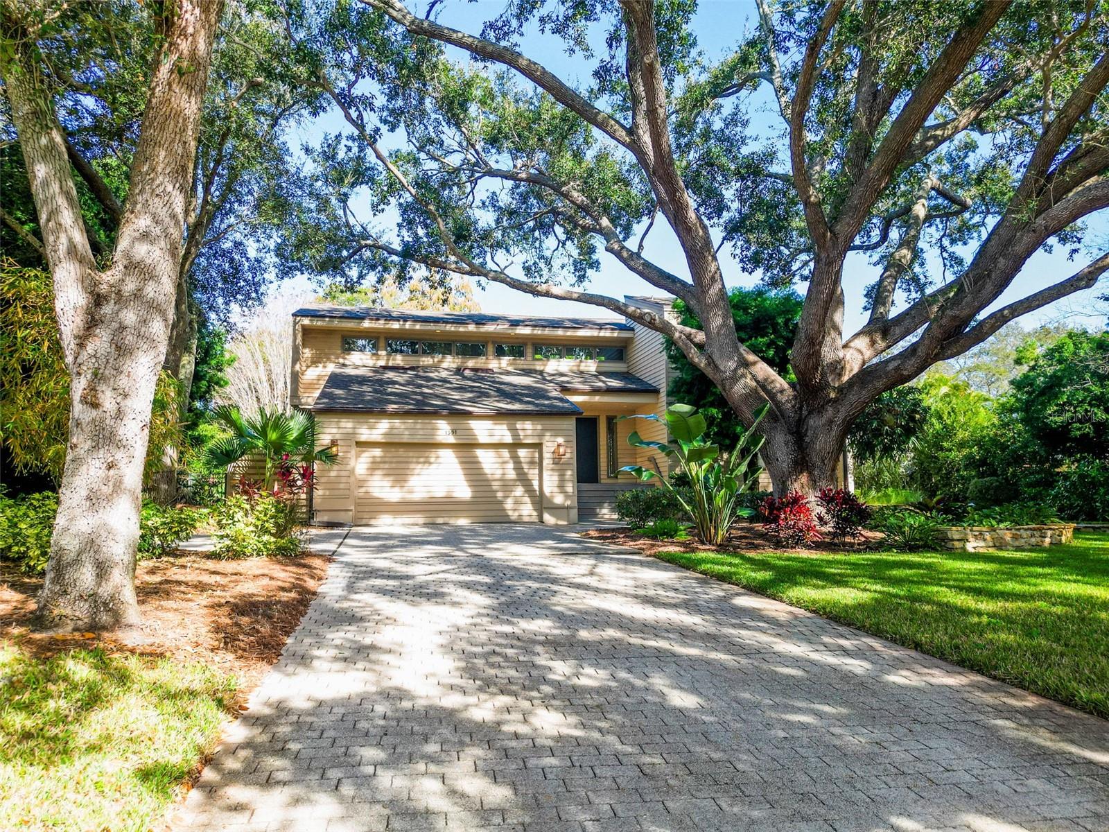 Image 7 of 80 For 1351 Willow Brook Drive