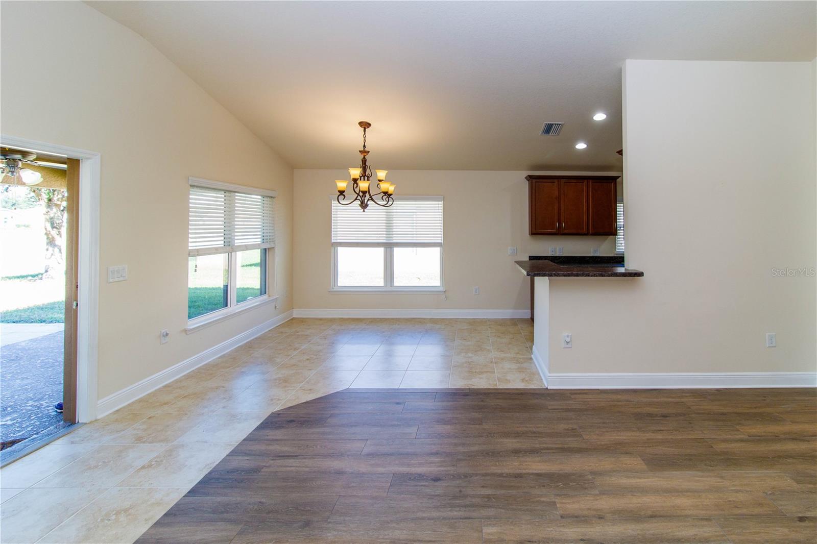 Listing photo id 10 for 13541 Niti Drive