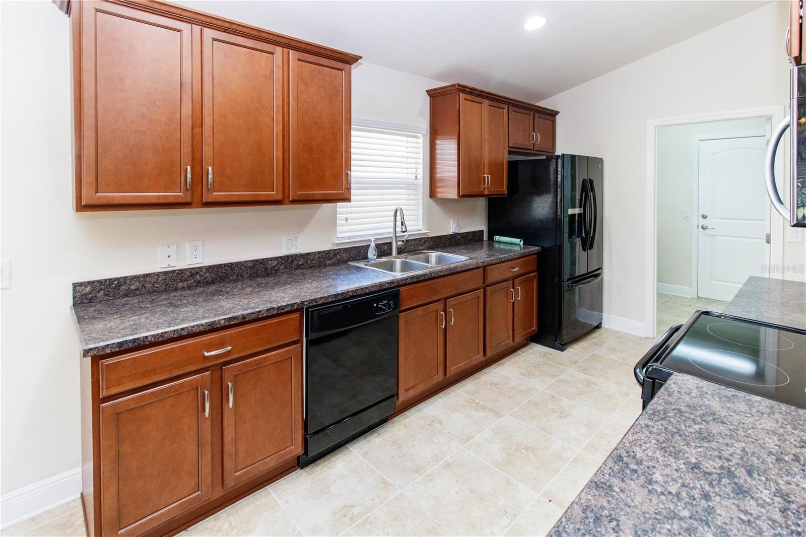 Listing photo id 17 for 13541 Niti Drive