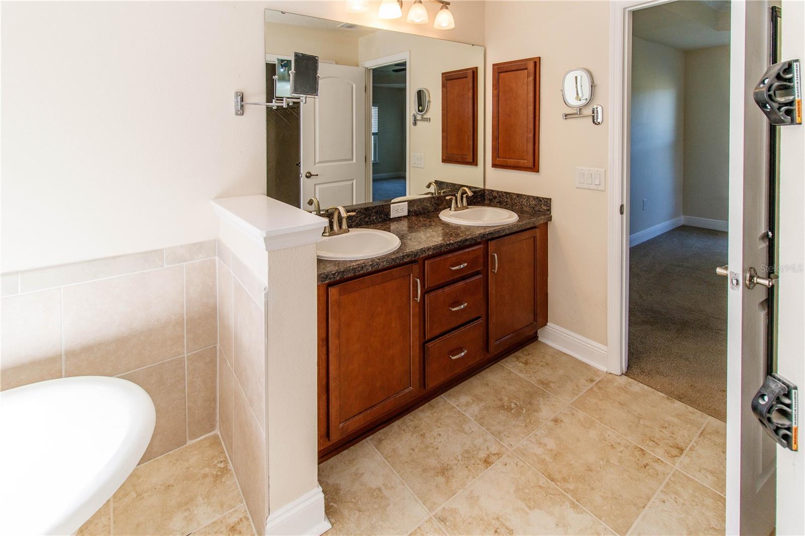 Listing photo id 26 for 13541 Niti Drive