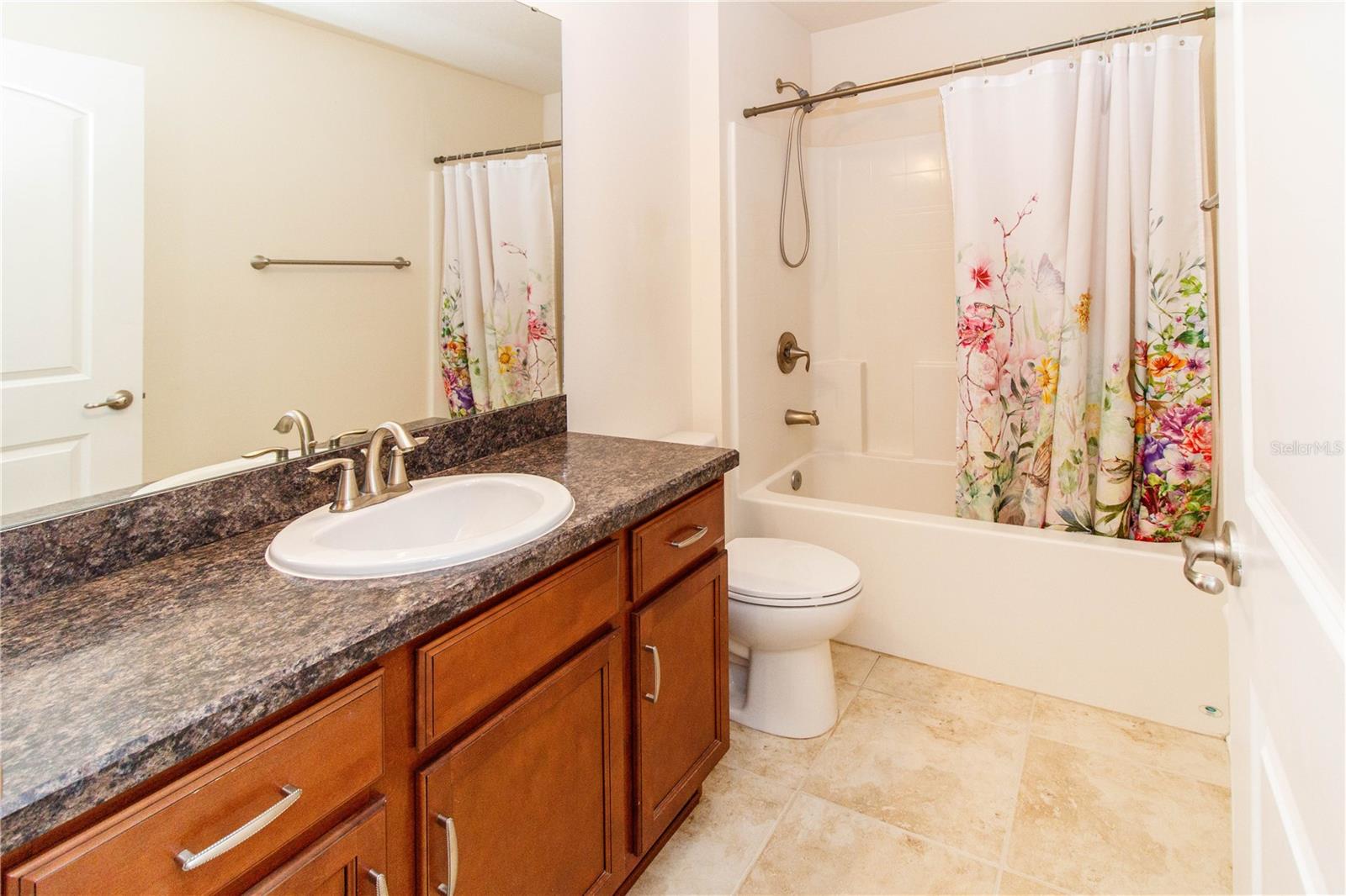 Listing photo id 4 for 13541 Niti Drive