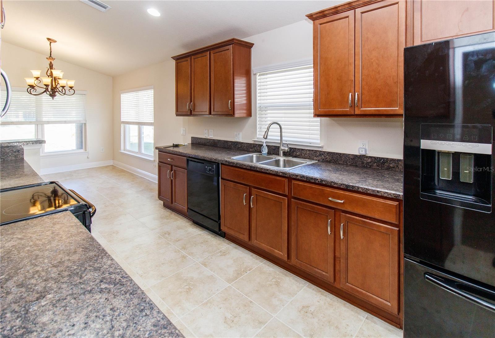 Listing photo id 7 for 13541 Niti Drive