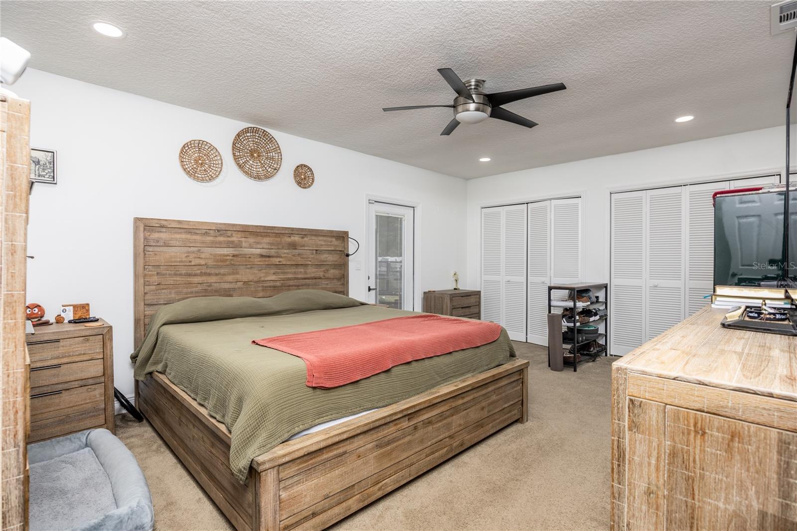 Image 17 of 47 For 22481 Southshore Drive