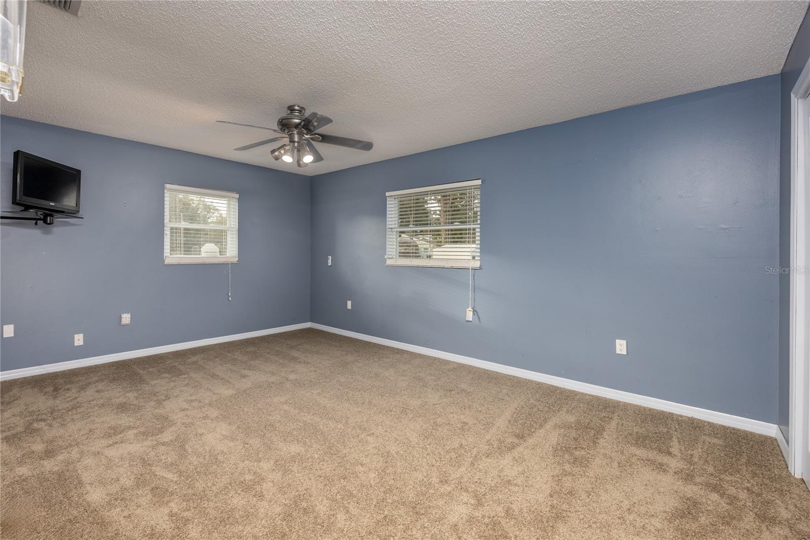 Image 23 of 47 For 22481 Southshore Drive