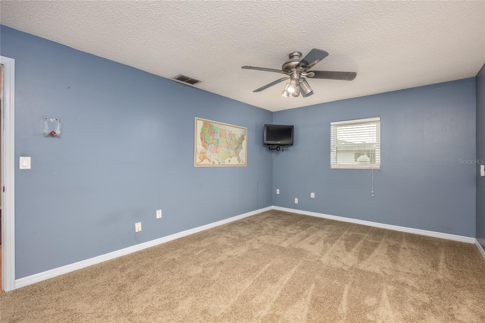 Image 24 of 47 For 22481 Southshore Drive