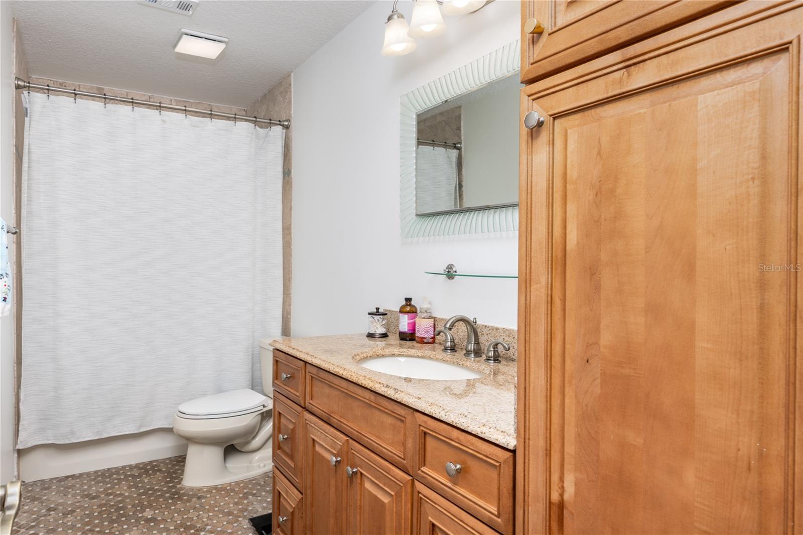 Image 26 of 47 For 22481 Southshore Drive