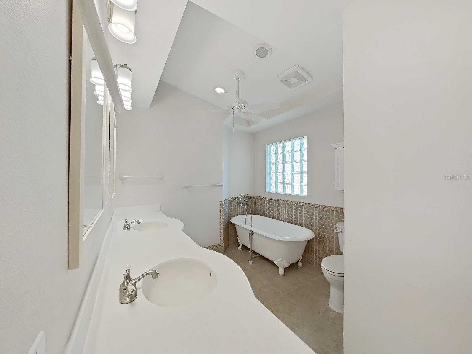 Image 20 of 35 For 14595 Oliver Street