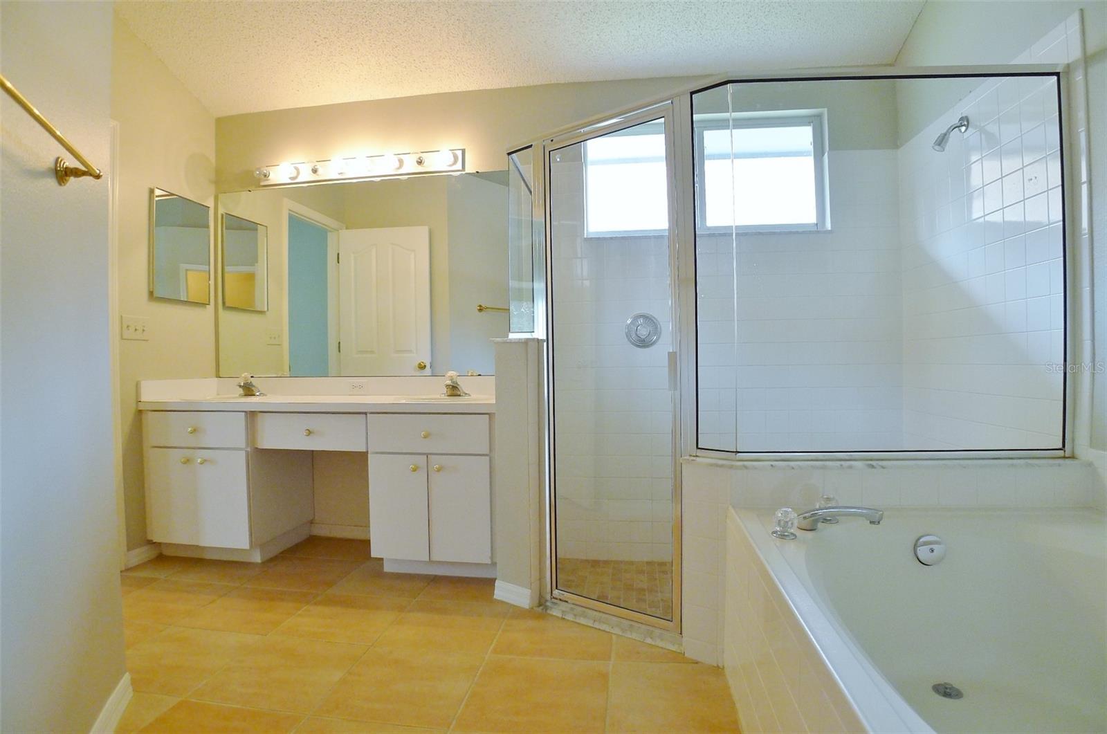 Image 18 of 20 For 1557 Scotch Pine Drive