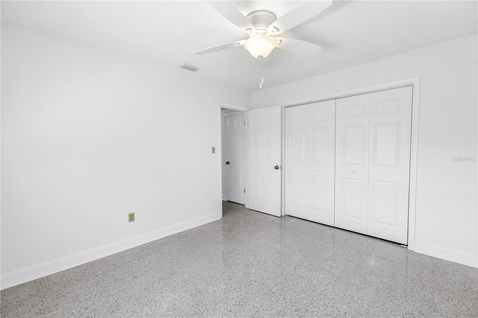 Image 14 of 32 For 7047 Shore Drive S