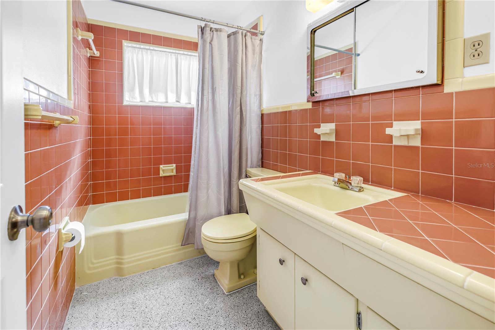 Image 15 of 32 For 7047 Shore Drive S