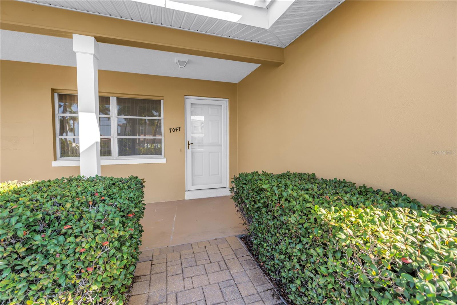 Image 3 of 32 For 7047 Shore Drive S