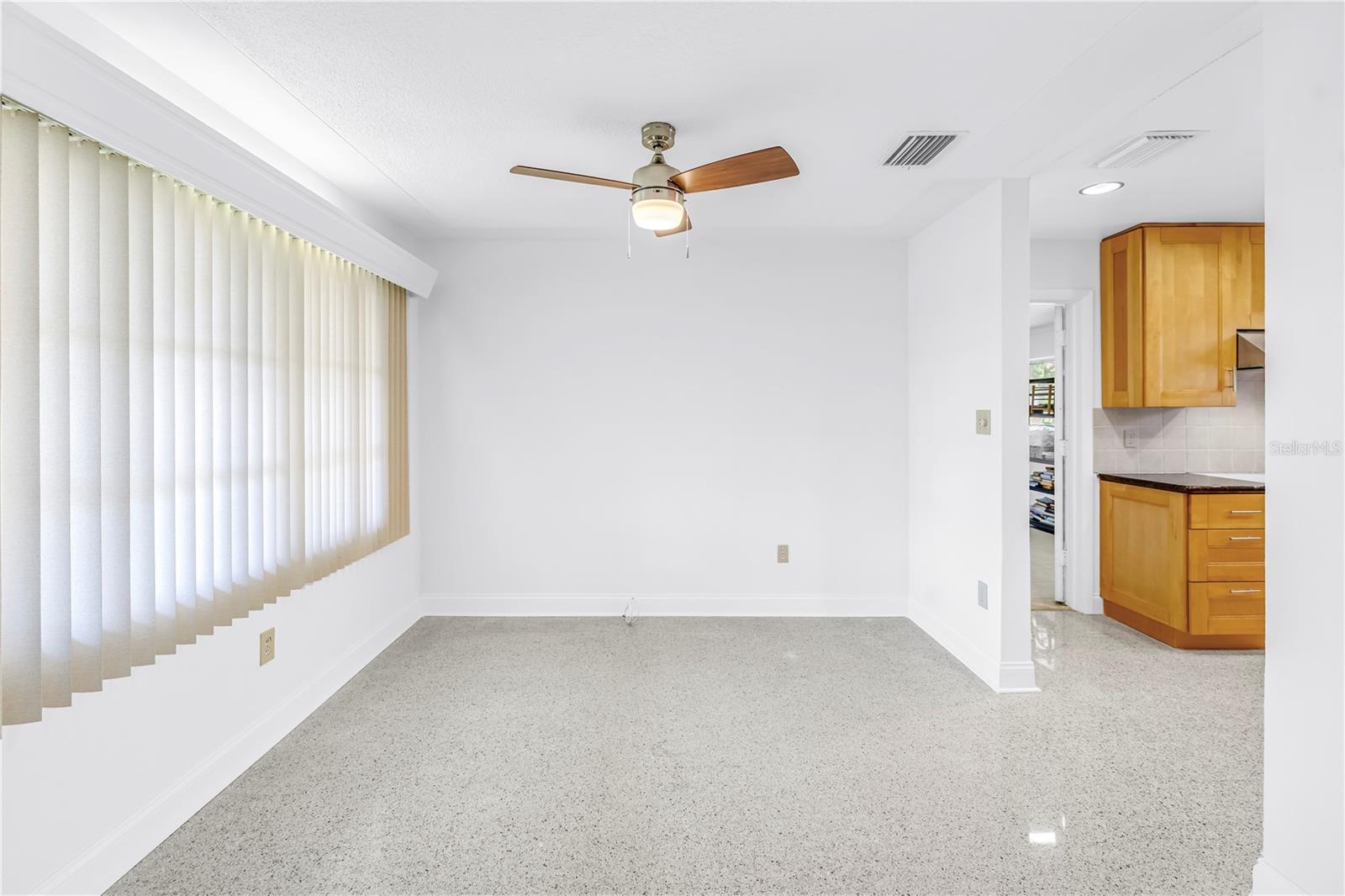 Image 7 of 32 For 7047 Shore Drive S