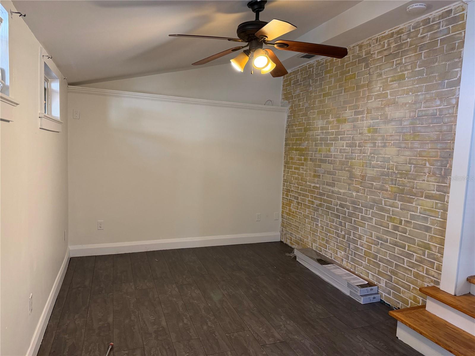 Image 7 of 13 For 3813 De Leon Street