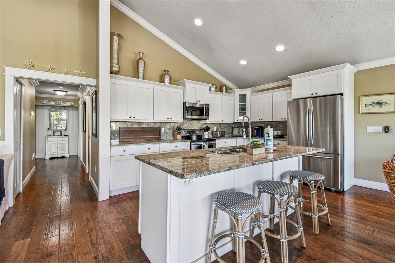 Image 17 of 81 For 612 Fern Street